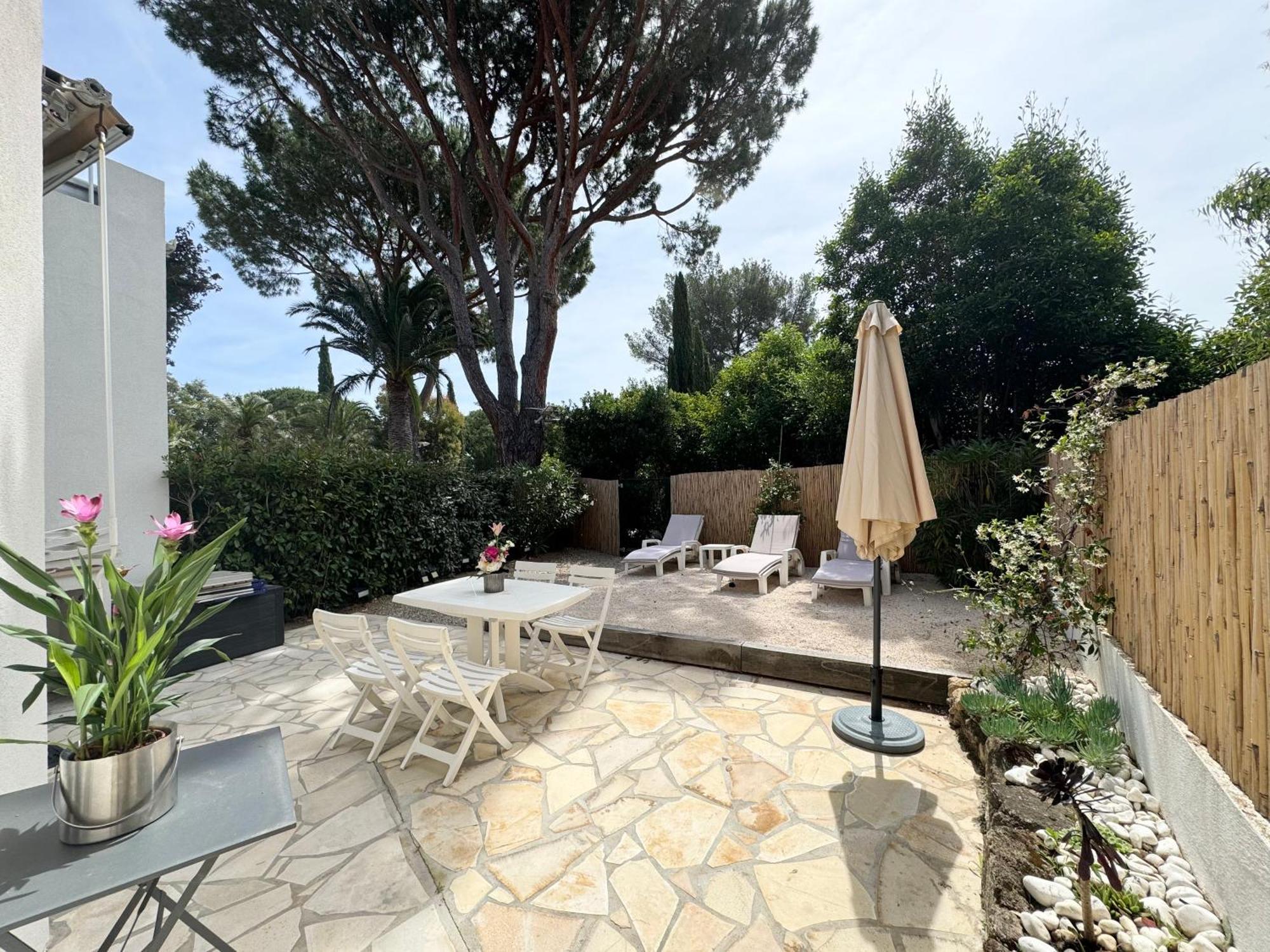 Appartement 1Ch Avec Terrasse Et Jardinet A 400M De La Plage Cavalaire-sur-Mer Eksteriør bilde