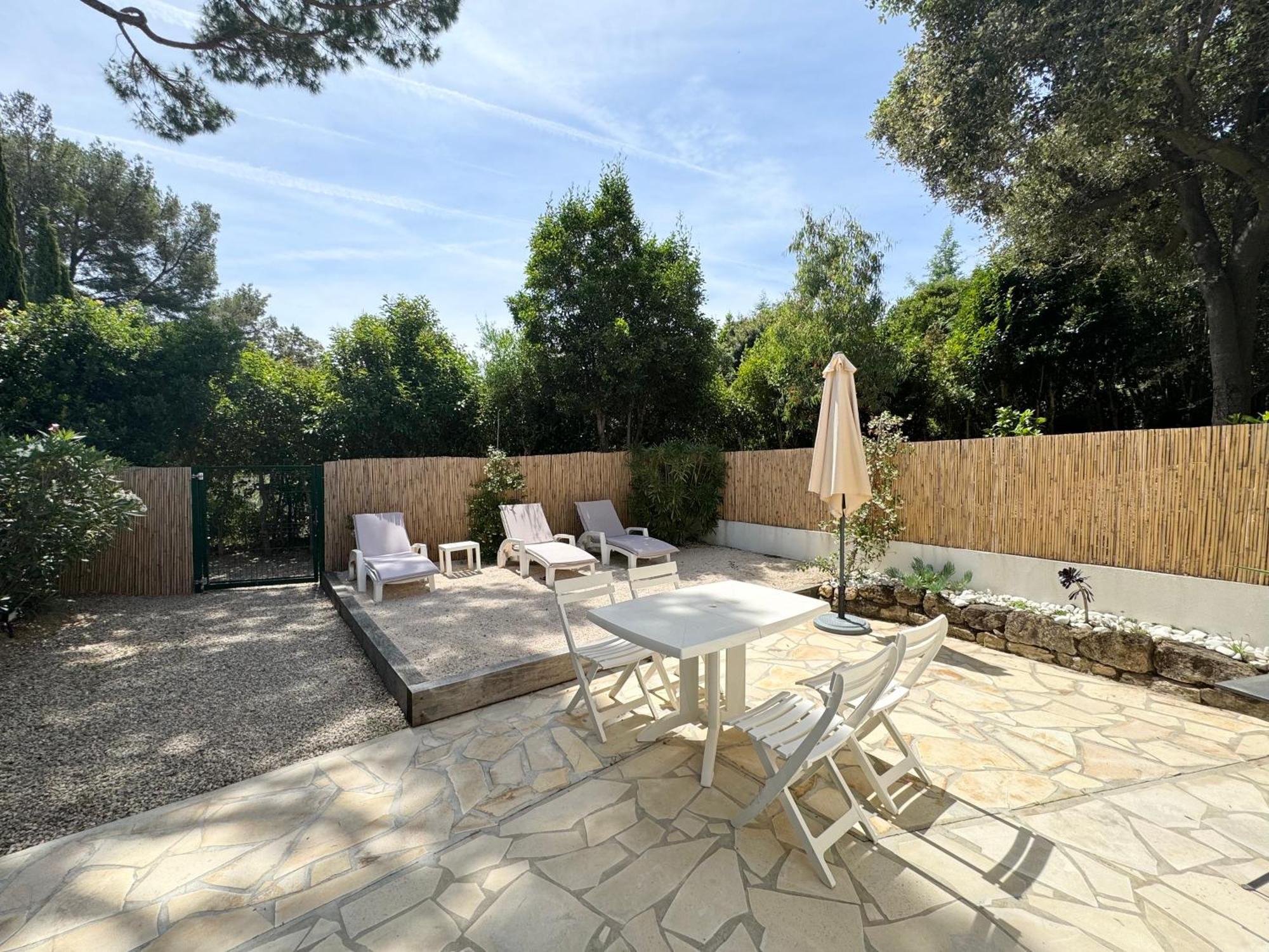 Appartement 1Ch Avec Terrasse Et Jardinet A 400M De La Plage Cavalaire-sur-Mer Eksteriør bilde